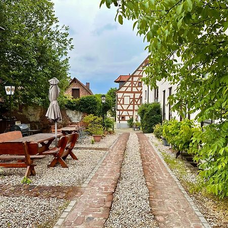 Hotel Kastanienbaum แฮร์โซเกนเอารัค ภายนอก รูปภาพ