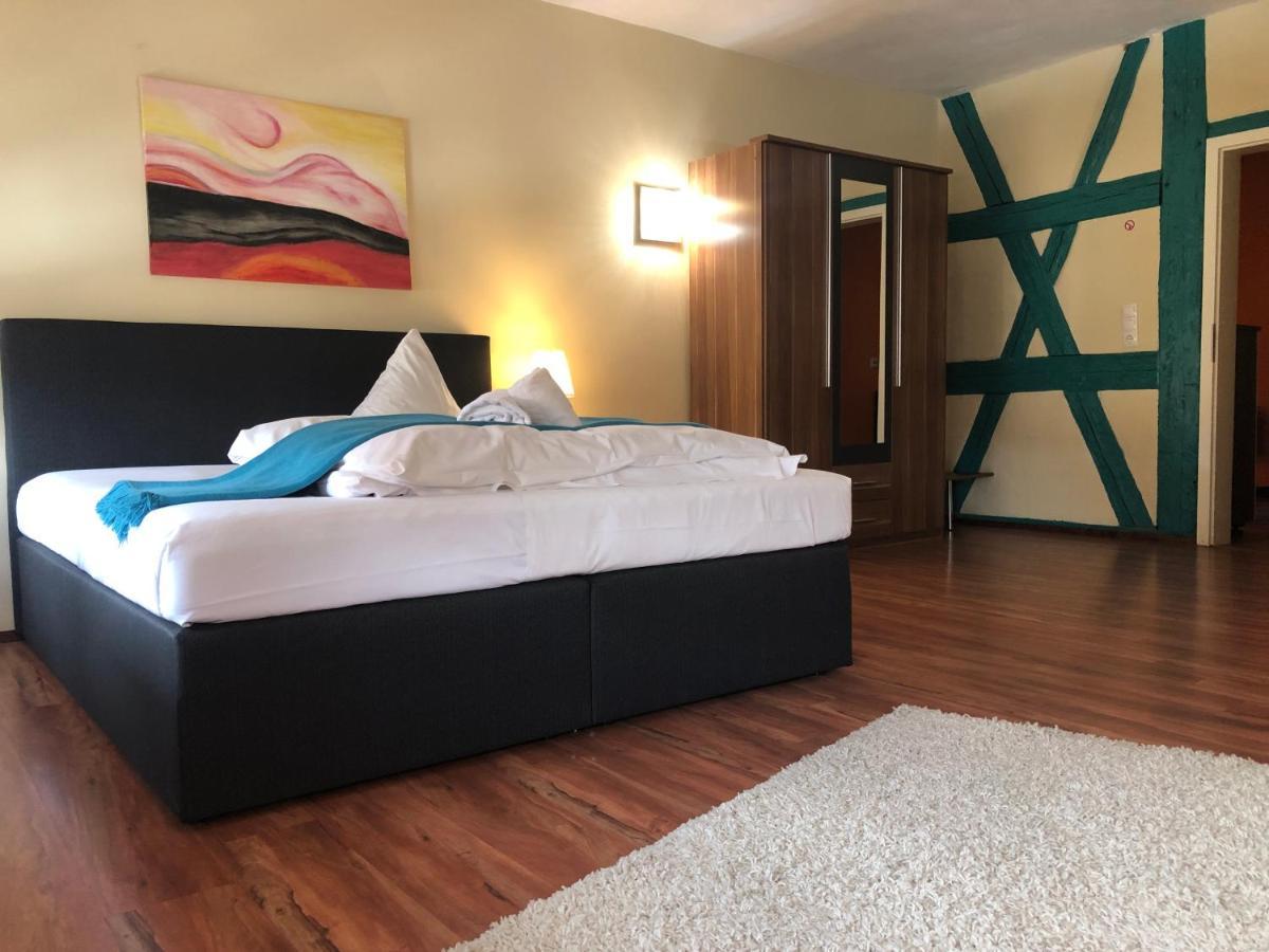 Hotel Kastanienbaum แฮร์โซเกนเอารัค ภายนอก รูปภาพ