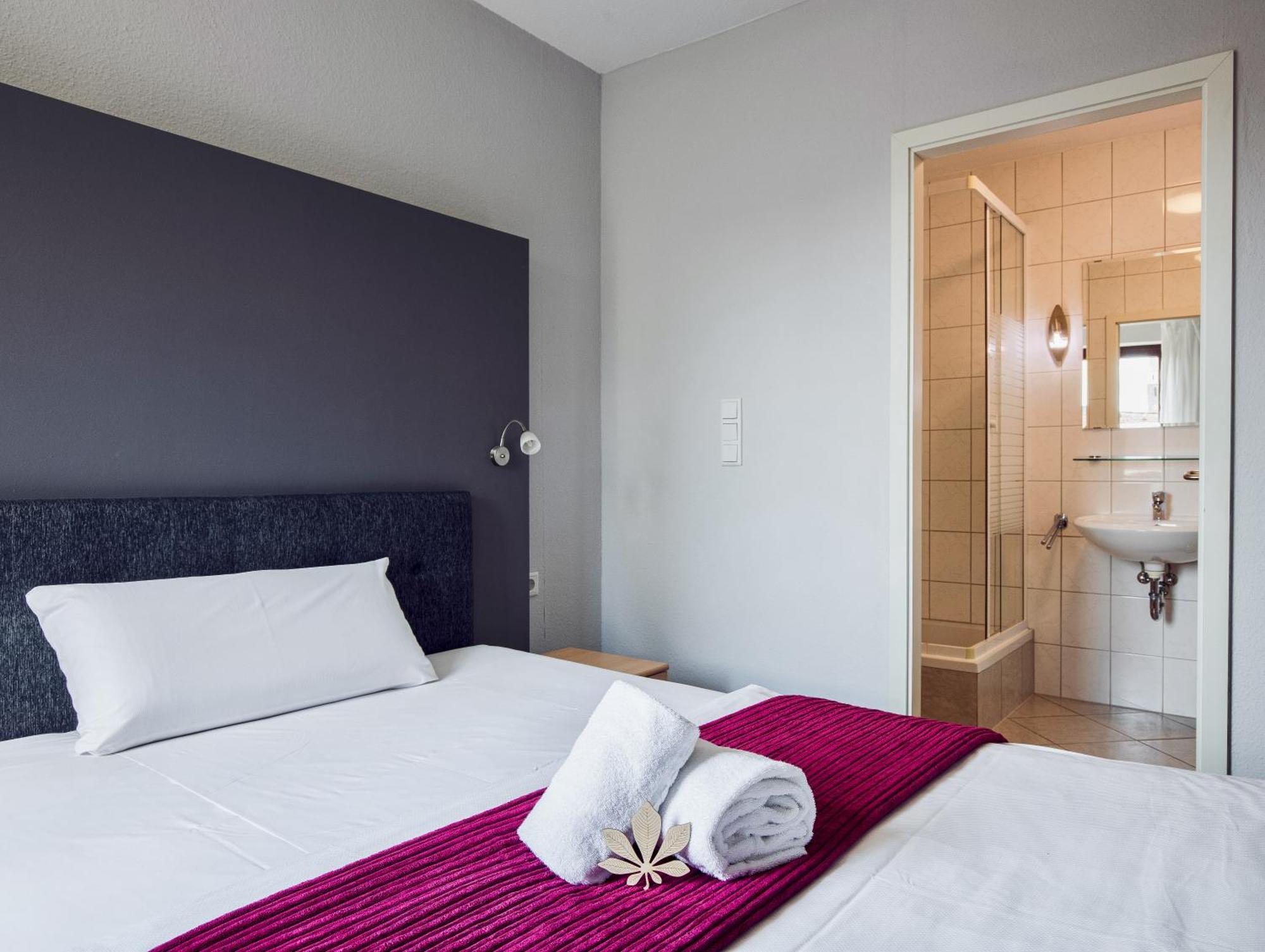 Hotel Kastanienbaum แฮร์โซเกนเอารัค ภายนอก รูปภาพ