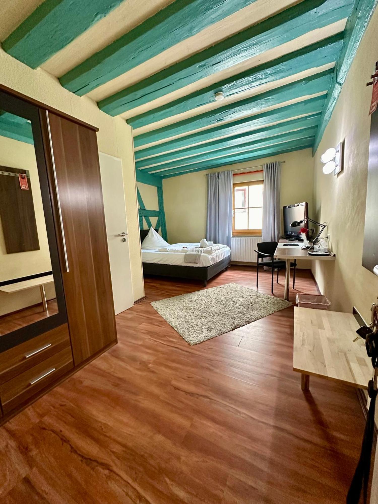 Hotel Kastanienbaum แฮร์โซเกนเอารัค ภายนอก รูปภาพ