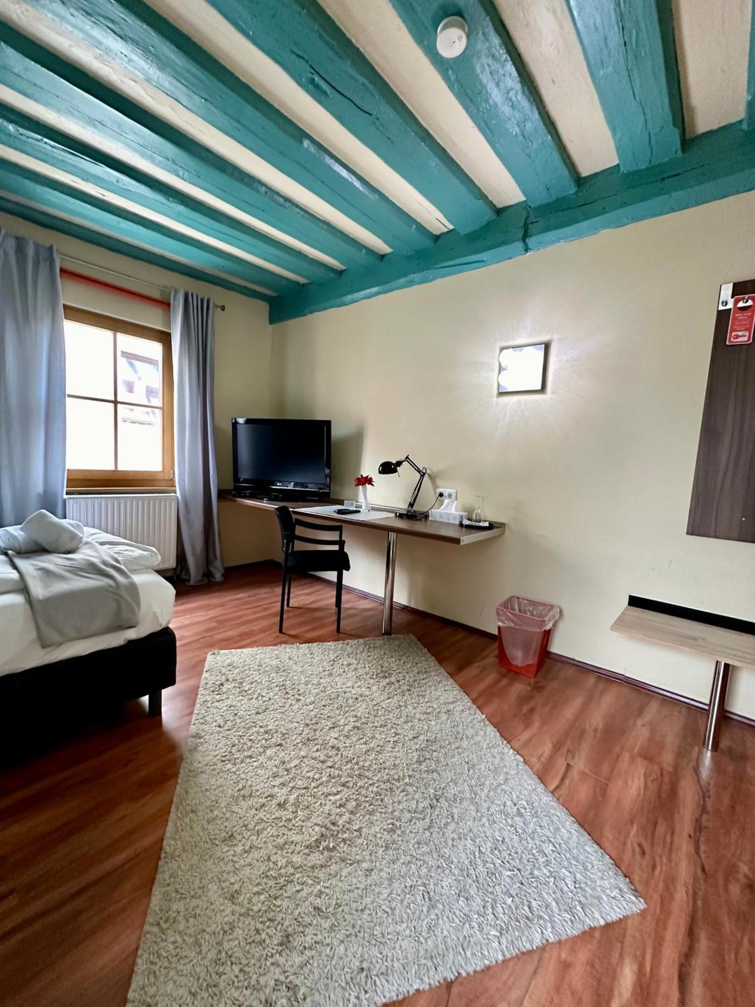 Hotel Kastanienbaum แฮร์โซเกนเอารัค ภายนอก รูปภาพ